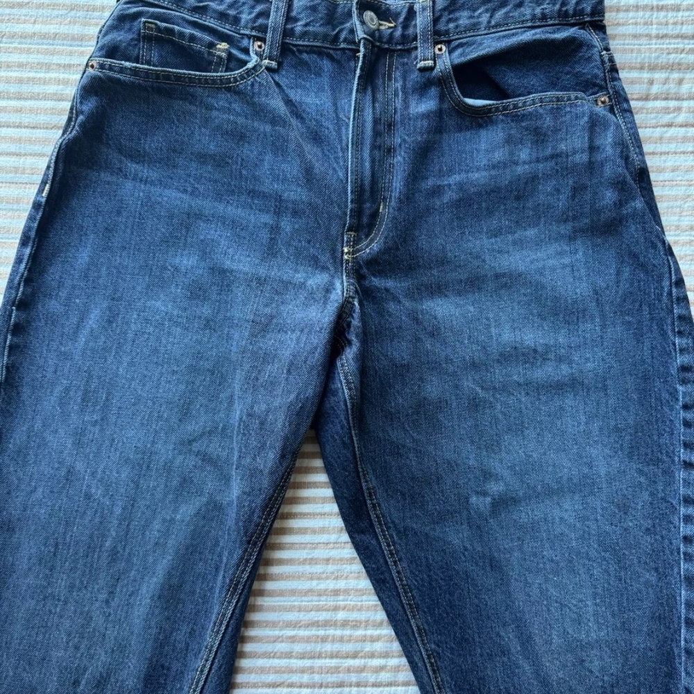 Old Navy Extra High Waist Balloon Jean - Picture 3 of 13